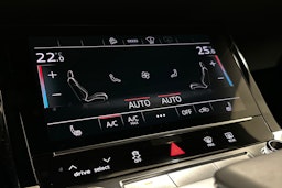 harmaa Audi e-tron 2021 kuva 29.