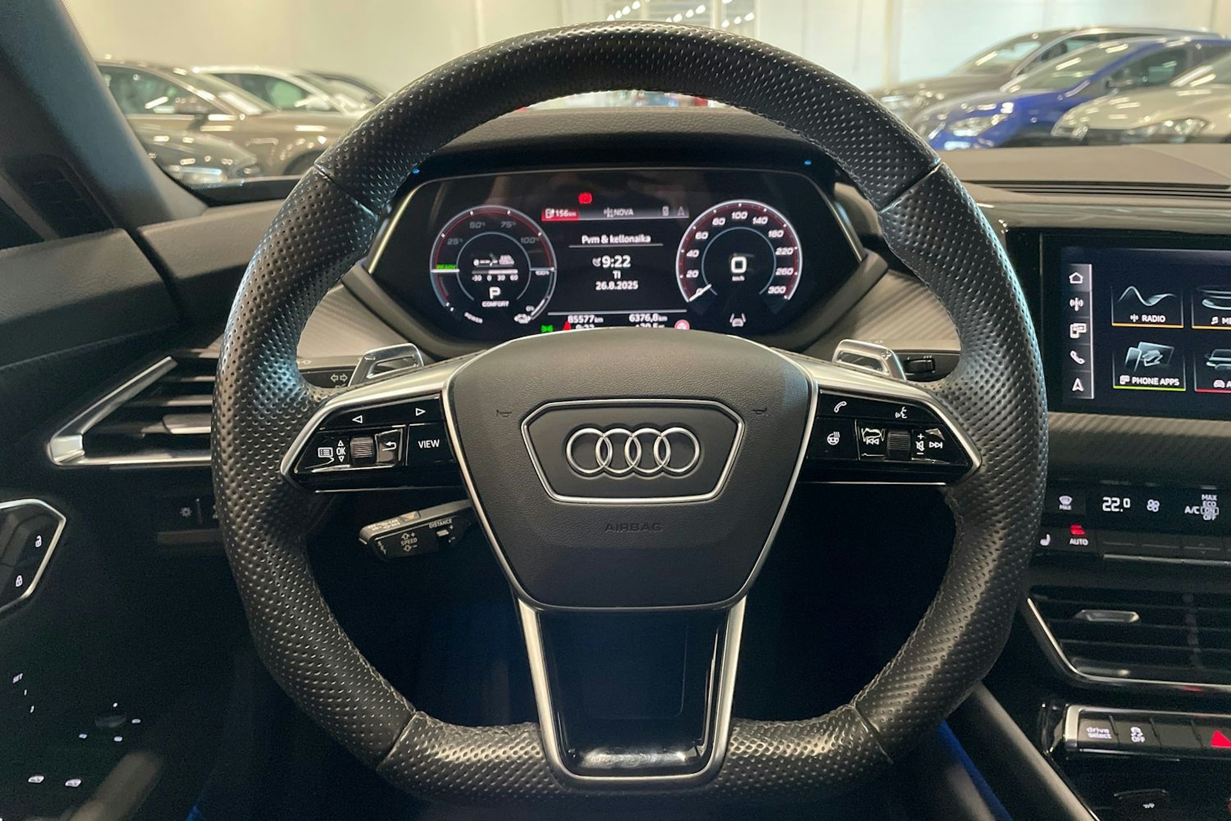 harmaa Audi e-tron GT 2021 kuva 17.