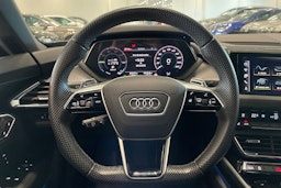 harmaa Audi e-tron GT 2021 kuva 17.