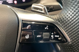 harmaa Audi e-tron GT 2021 kuva 18.