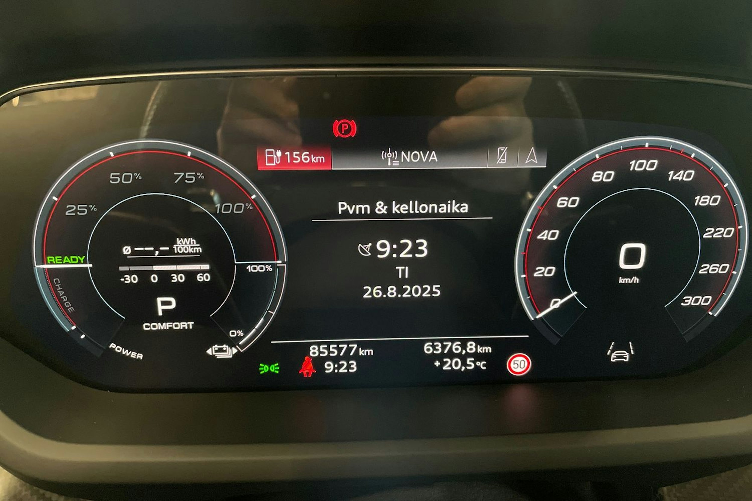 harmaa Audi e-tron GT 2021 kuva 21.
