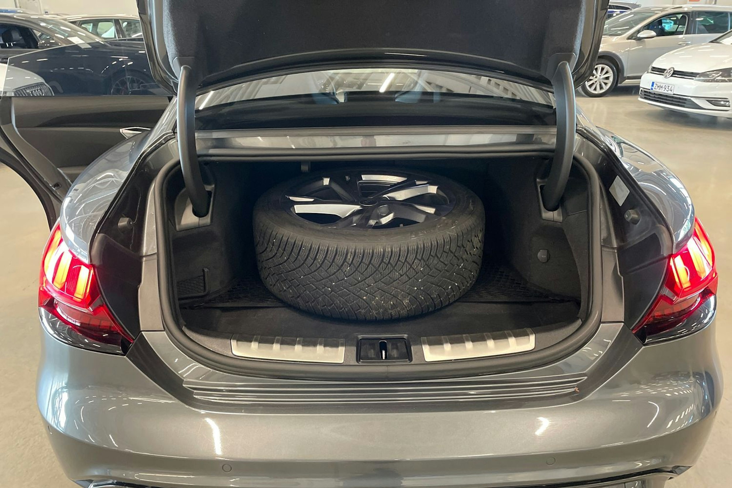 harmaa Audi e-tron GT 2021 kuva 44.