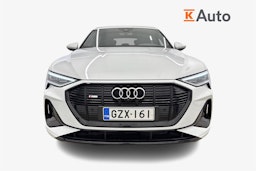 Valkoinen Audi e-tron 2021 kuva 5.