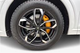 Valkoinen Audi e-tron 2021 kuva 11.