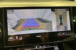 Valkoinen Audi e-tron 2021 kuva 27.