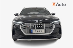 Musta Audi e-tron 2021 kuva 5.