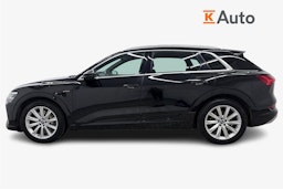 Musta Audi e-tron 2021 kuva 6.