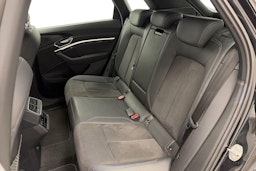 Musta Audi e-tron 2021 kuva 10.