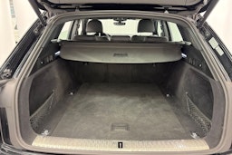 Musta Audi e-tron 2021 kuva 13.