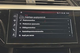Musta Audi e-tron 2021 kuva 24.