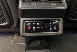 Musta Audi e-tron 2021 kuva 26.