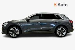 Harmaa Audi e-tron 2021 kuva 5.