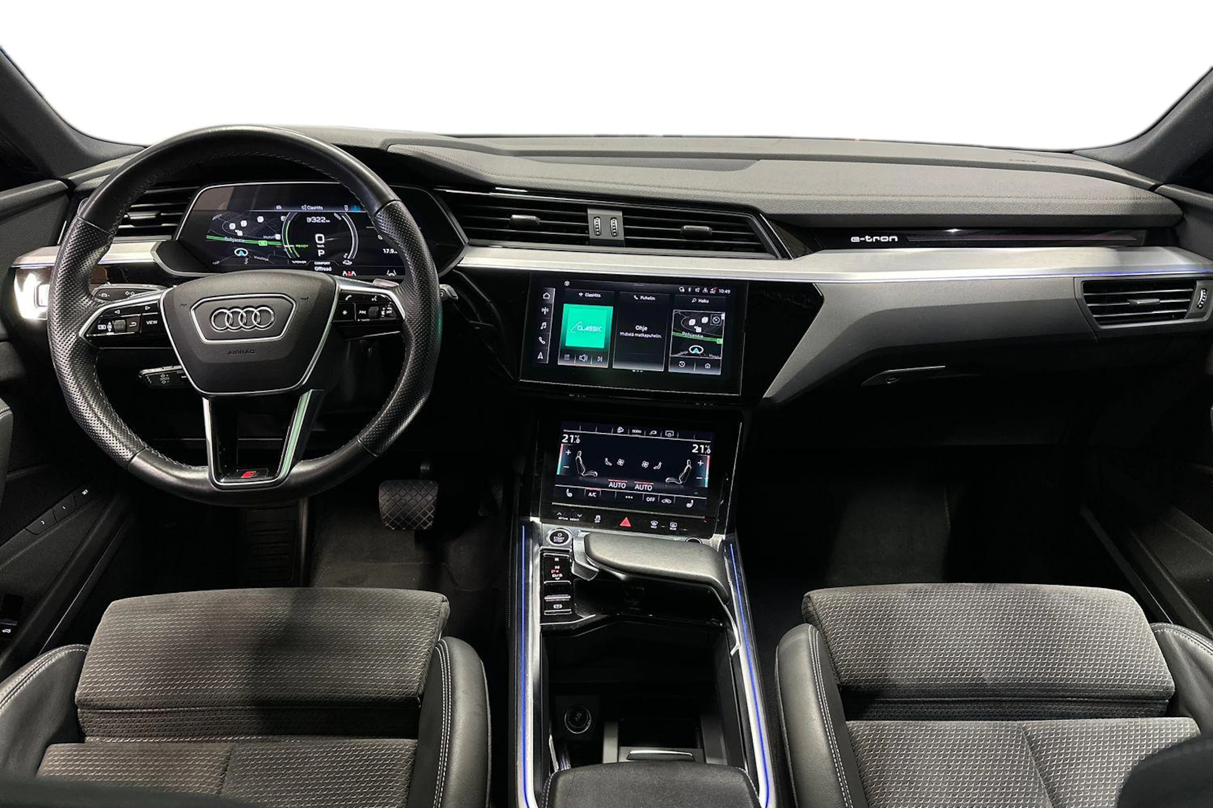 Harmaa Audi e-tron 2021 kuva 7.