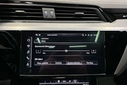 Harmaa Audi e-tron 2021 kuva 20.