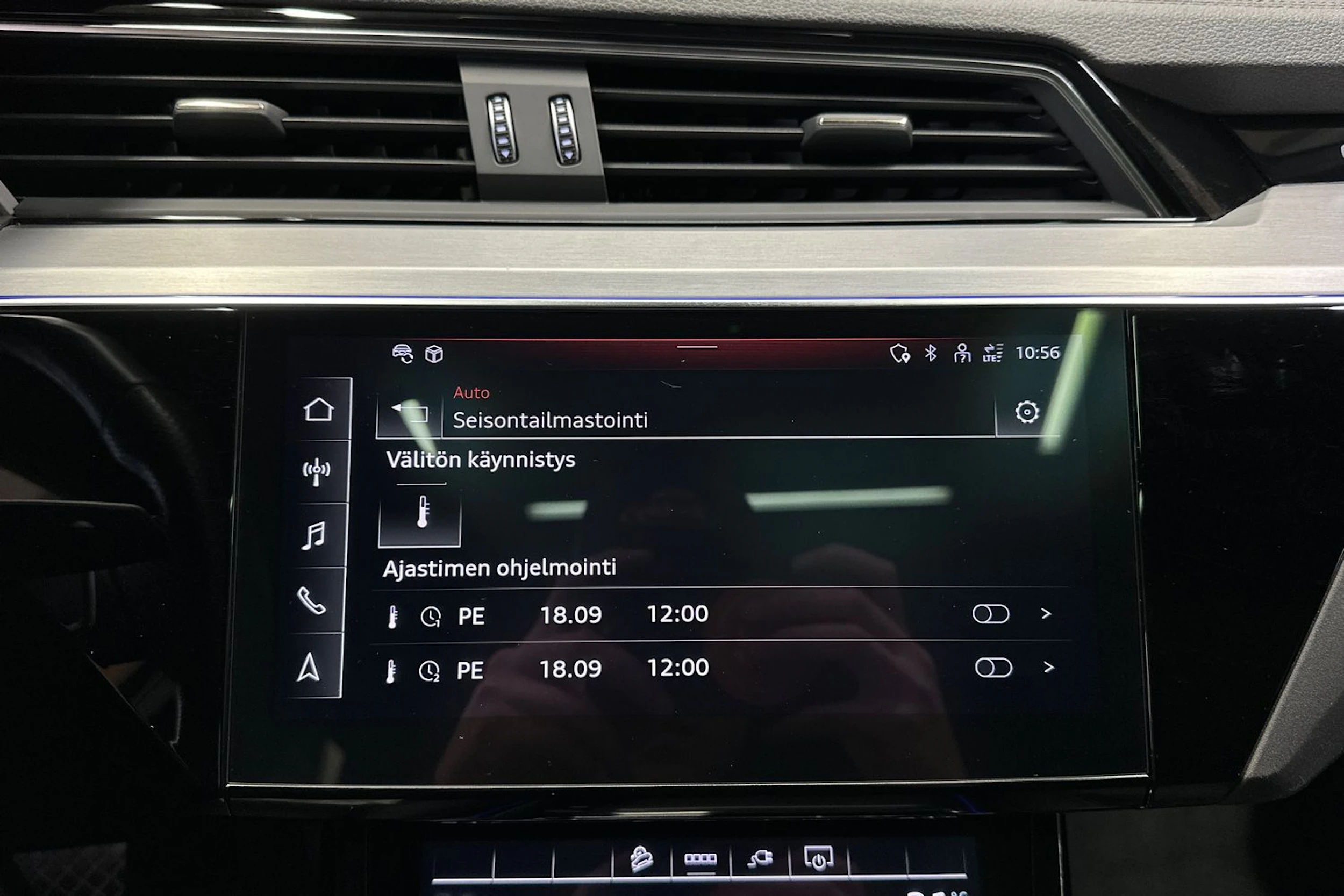 Harmaa Audi e-tron 2021 kuva 25.