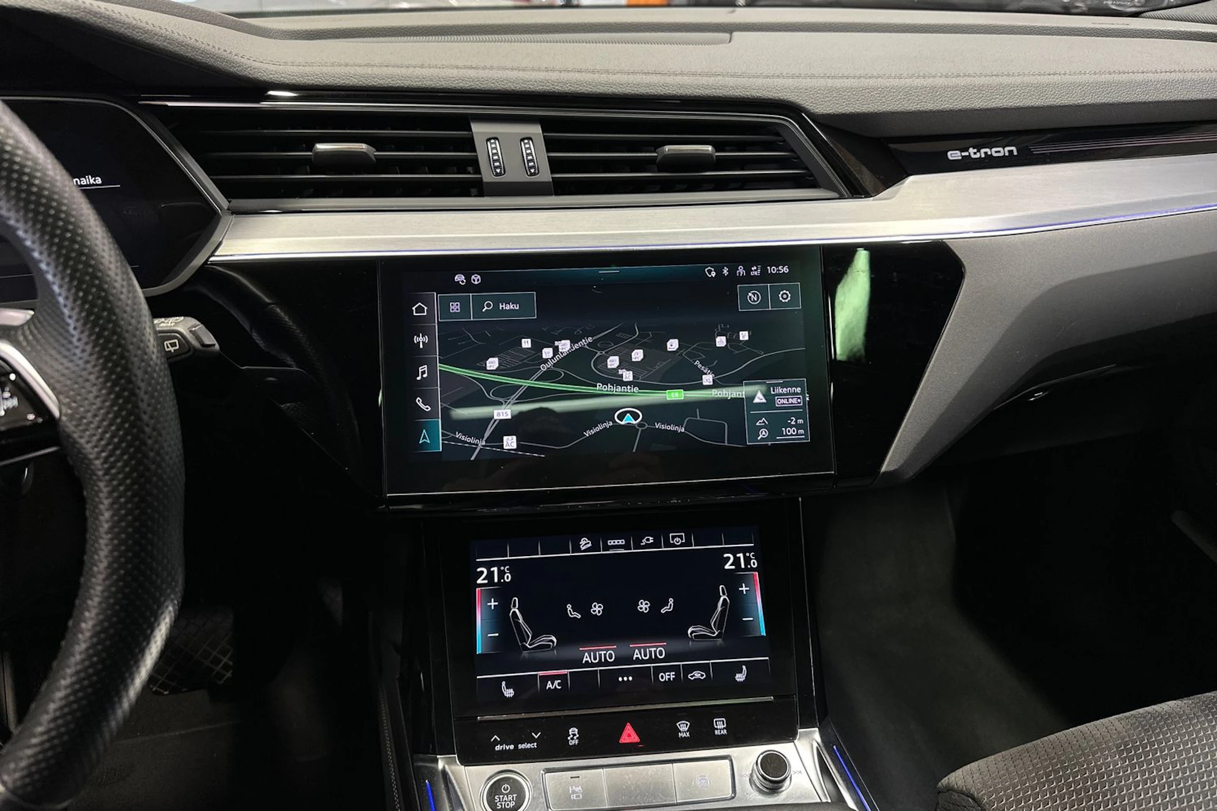 Harmaa Audi e-tron 2021 kuva 26.
