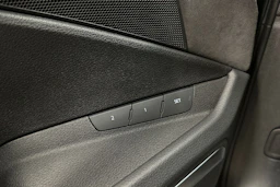 Harmaa Audi e-tron 2021 kuva 35.