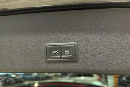 Harmaa Audi e-tron 2021 kuva 37.