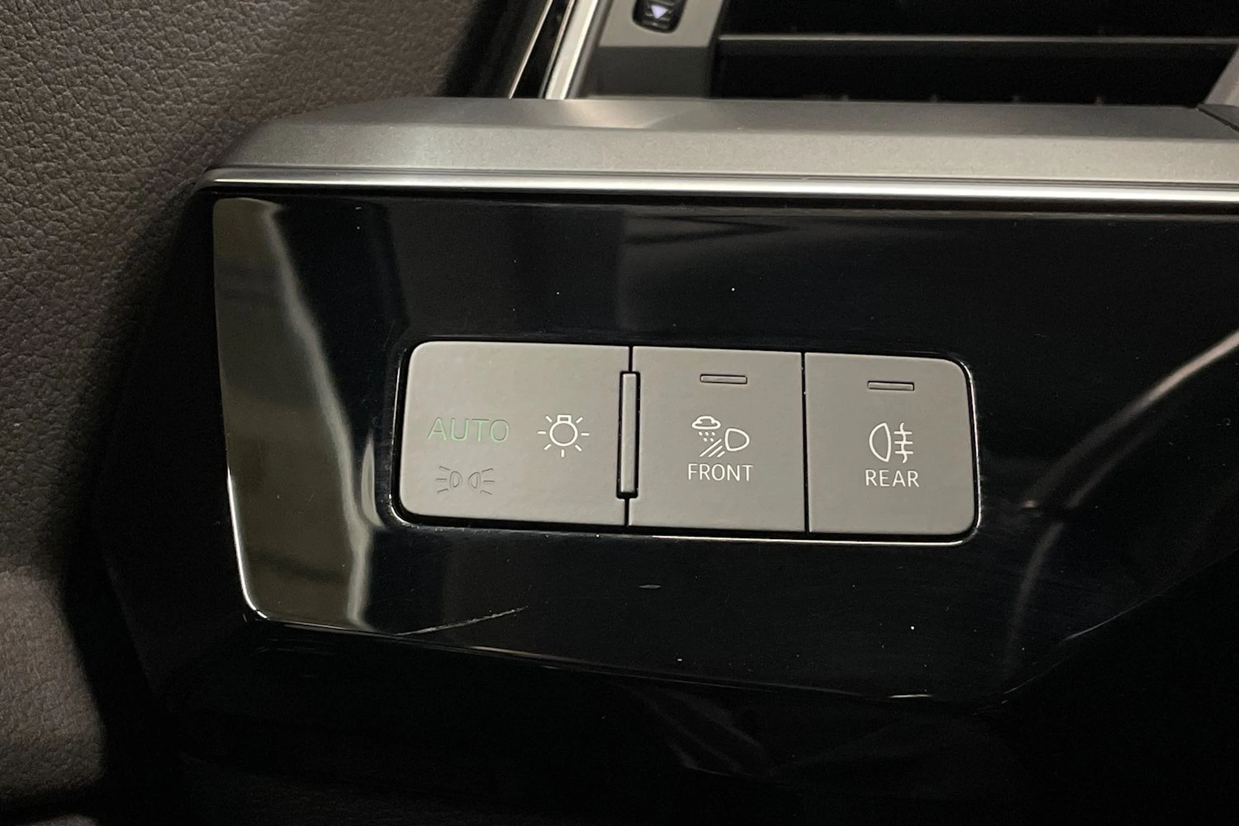 Harmaa Audi e-tron 2021 kuva 25.