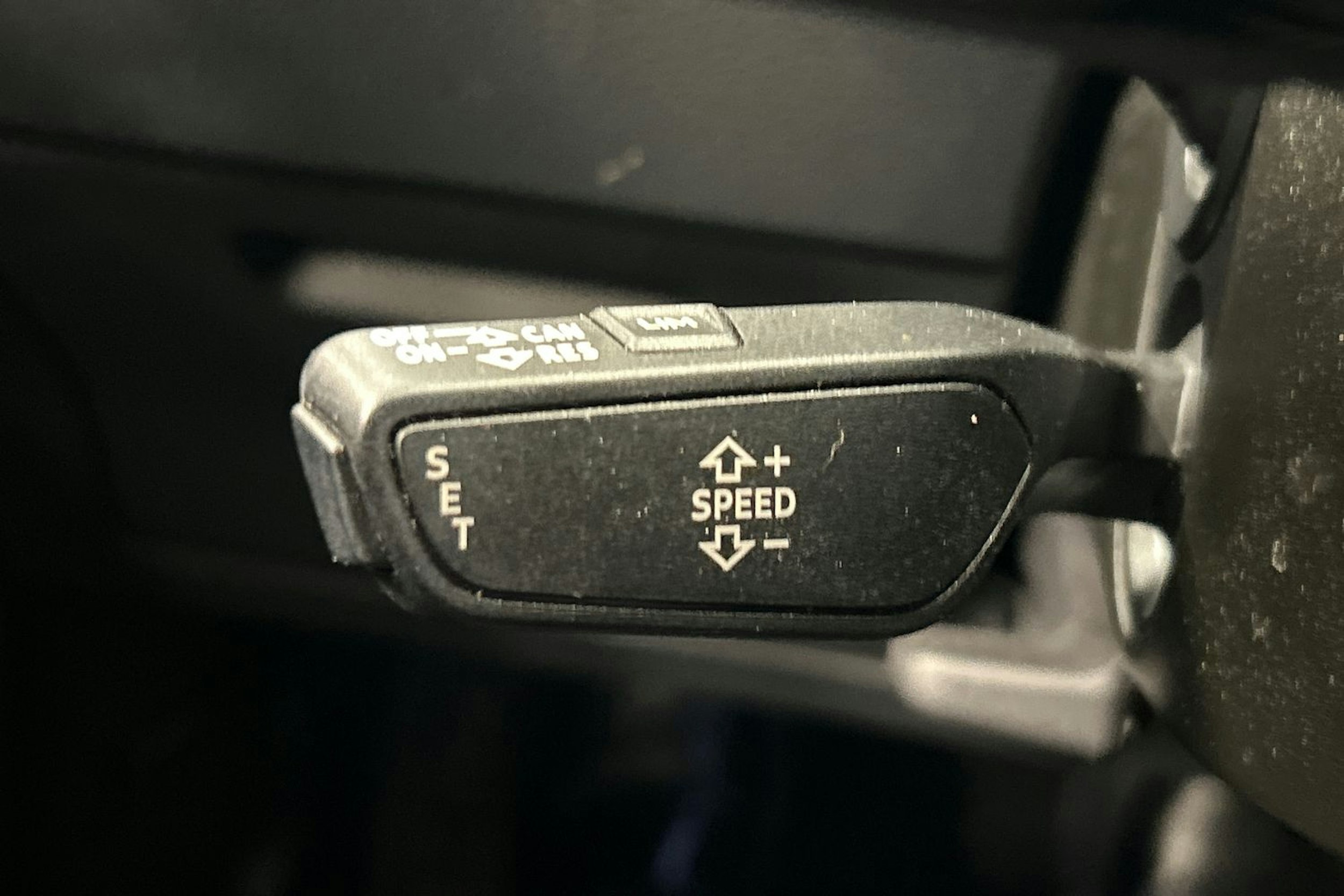 sininen Audi e-tron 2021 kuva 20.