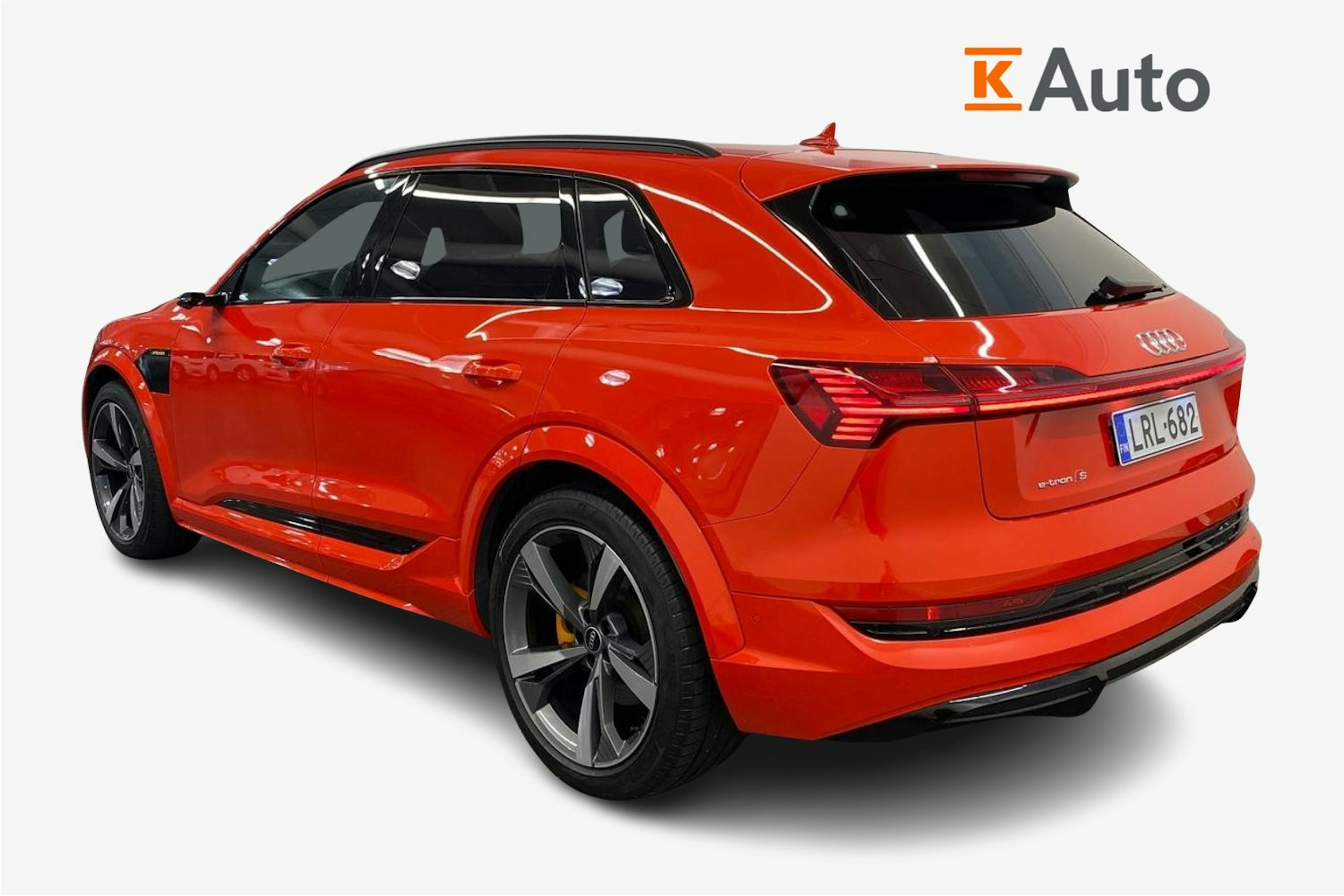 met. punainen Audi e-tron 2021 kuva 2.