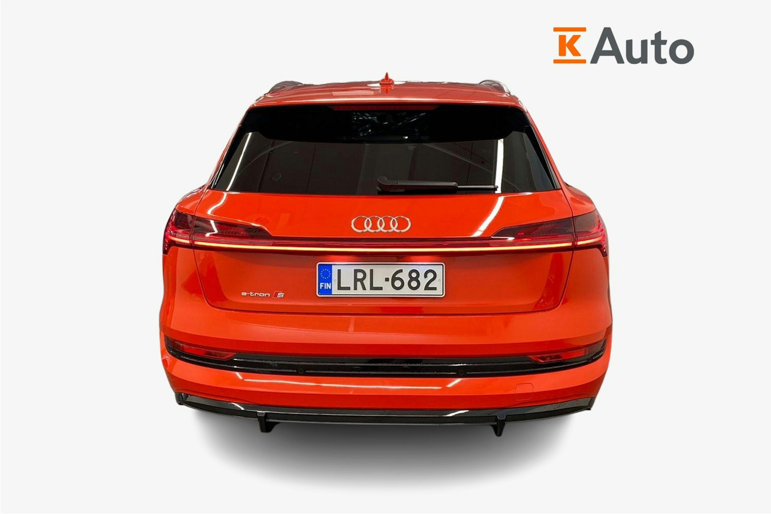 met. punainen Audi e-tron 2021 kuva 3.