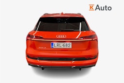 met. punainen Audi e-tron 2021 kuva 3.