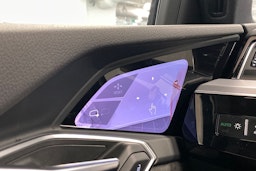 met. punainen Audi e-tron 2021 kuva 25.