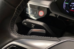 met. punainen Audi e-tron 2021 kuva 27.