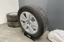 Musta Audi e-tron 2021 kuva 11.
