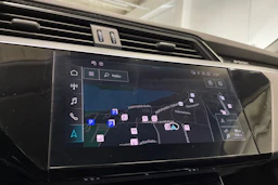 Musta Audi e-tron 2021 kuva 20.
