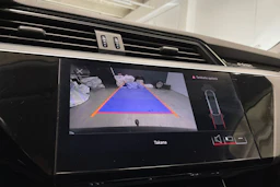 Musta Audi e-tron 2021 kuva 21.