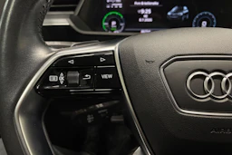 Musta Audi e-tron 2021 kuva 24.
