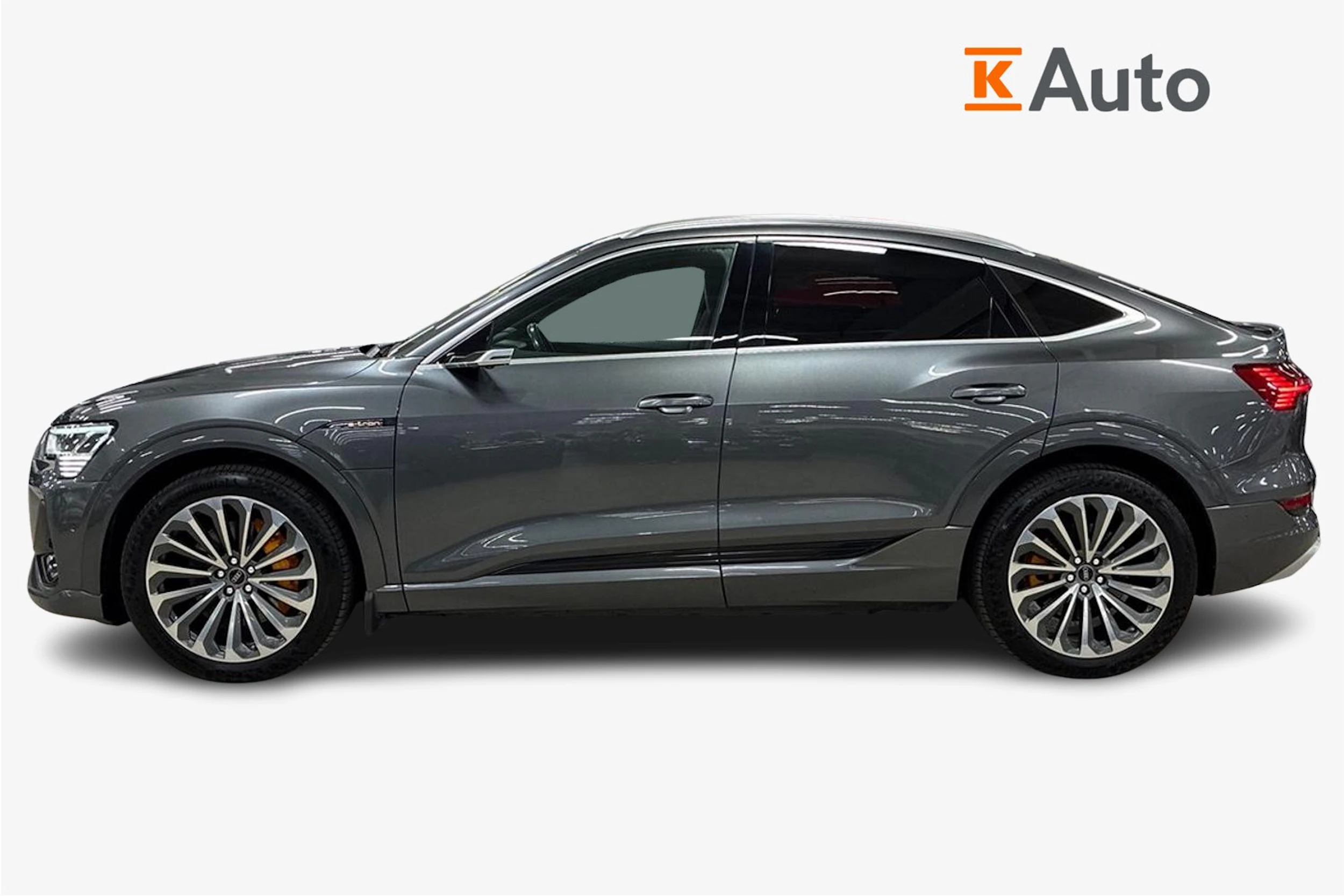harmaa Audi e-tron 2020 kuva 5.