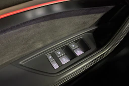 harmaa Audi e-tron 2020 kuva 18.