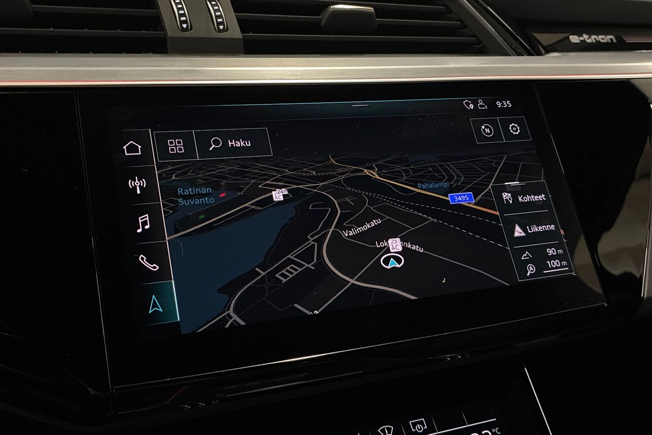 harmaa Audi e-tron 2020 kuva 22.