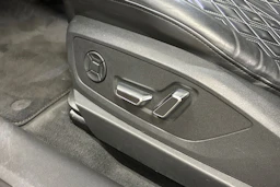 harmaa Audi e-tron 2020 kuva 27.