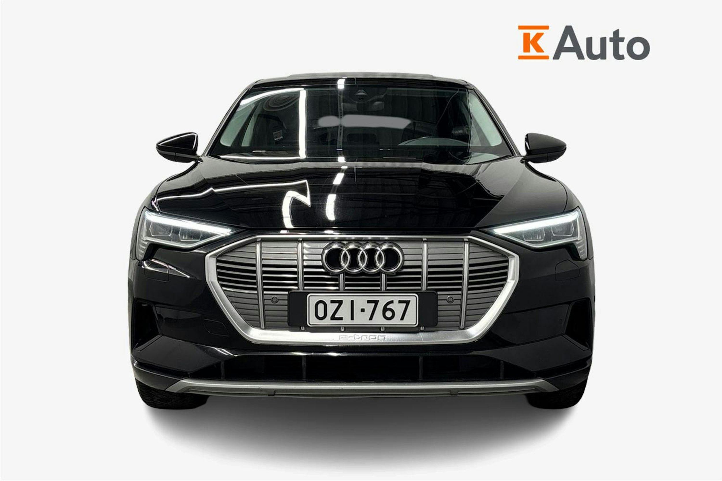 musta Audi e-tron 2021 kuva 5.