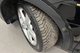 musta Audi e-tron 2021 kuva 13.