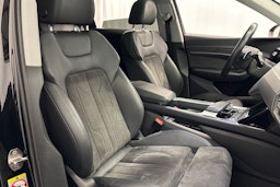 musta Audi e-tron 2021 kuva 14.