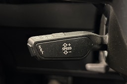 musta Audi e-tron 2021 kuva 20.