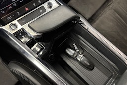 musta Audi e-tron 2021 kuva 31.