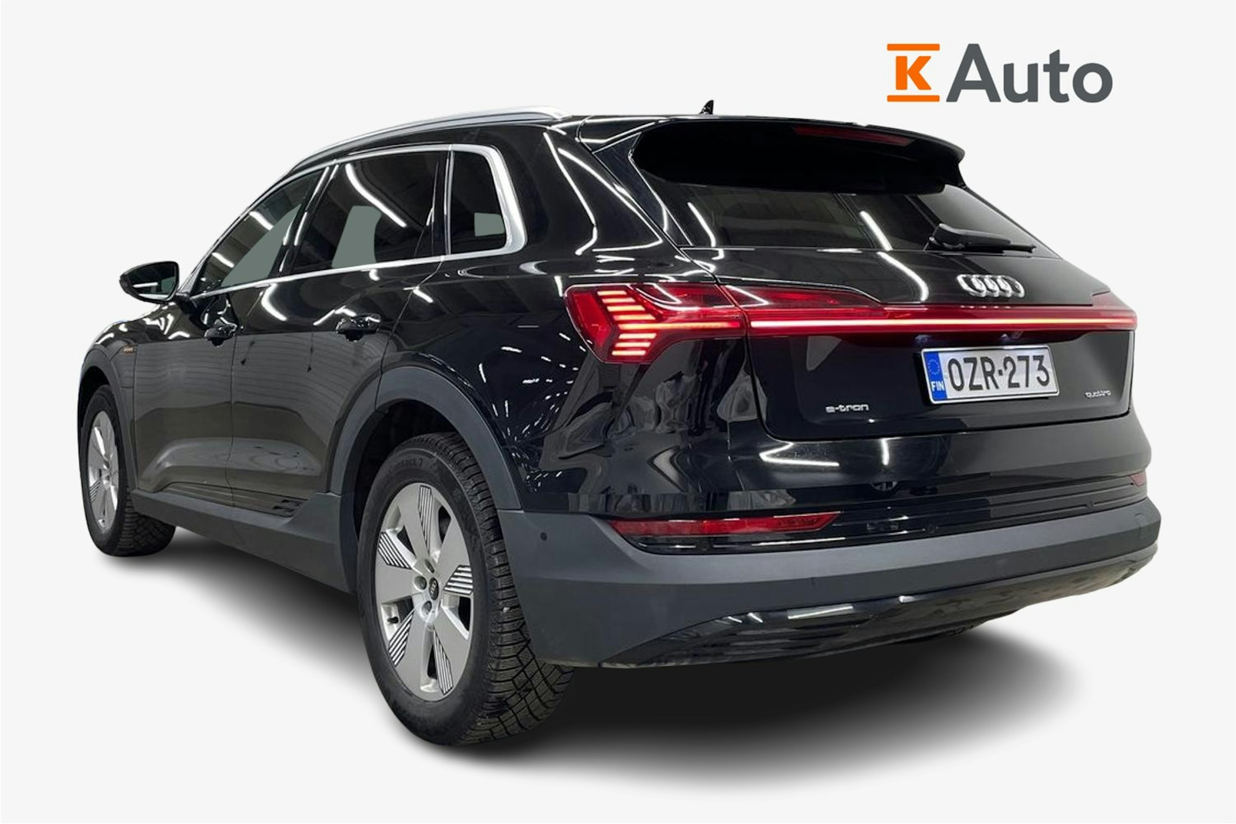 musta Audi e-tron 2021 kuva 2.