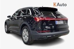 musta Audi e-tron 2021 kuva 2.