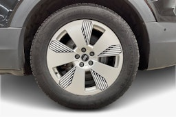 musta Audi e-tron 2021 kuva 11.