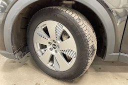 musta Audi e-tron 2021 kuva 13.