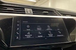 musta Audi e-tron 2021 kuva 20.