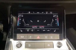 musta Audi e-tron 2021 kuva 24.