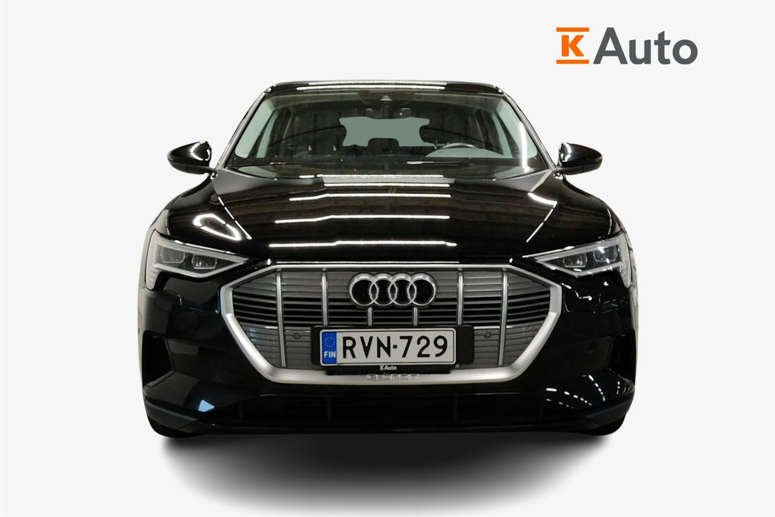 musta Audi e-tron 2021 kuva 5.