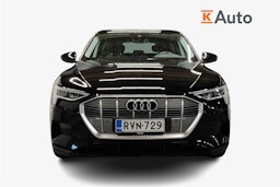 musta Audi e-tron 2021 kuva 5.